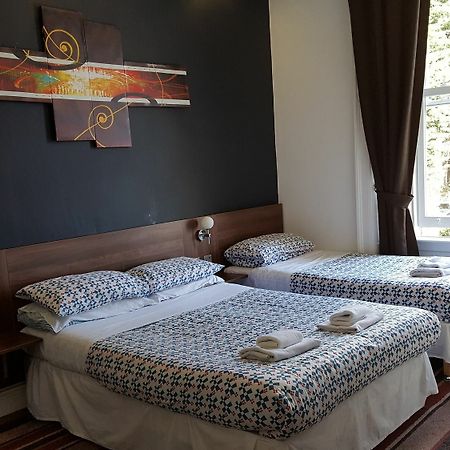 บลอสซัมเกสท์เฮาส์ Hotel เอดินบะระ ภายนอก รูปภาพ
